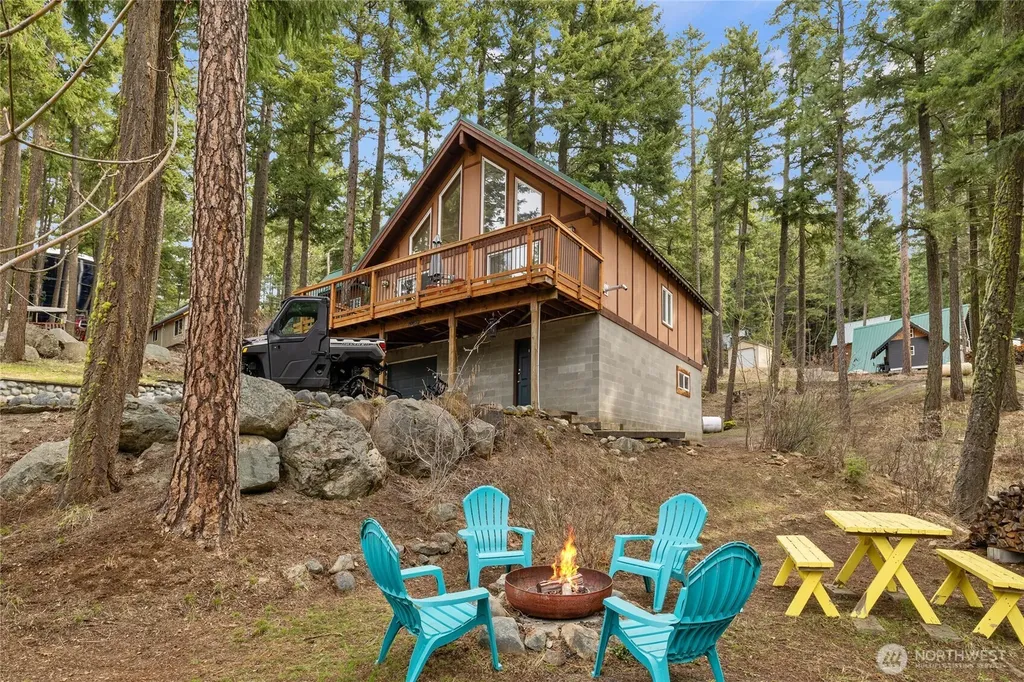 1051 Highland Loop Ronald WA 98940