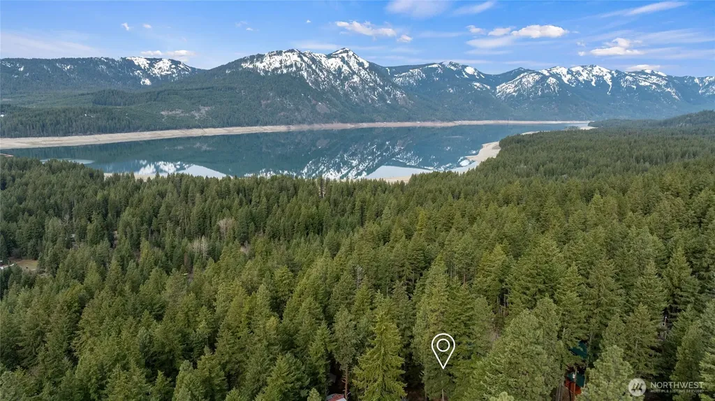 1051 Highland Loop Ronald WA 98940