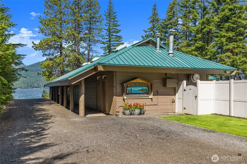 1051 Highland Loop Ronald WA 98940