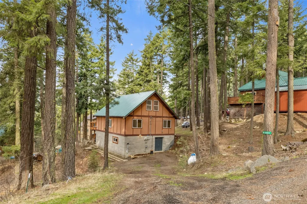 1051 Highland Loop Ronald WA 98940