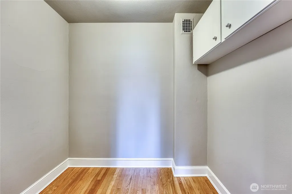 5810 Cowen Place NE Seattle WA 98105