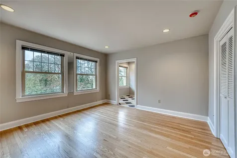 5810 Cowen Place NE Seattle WA 98105