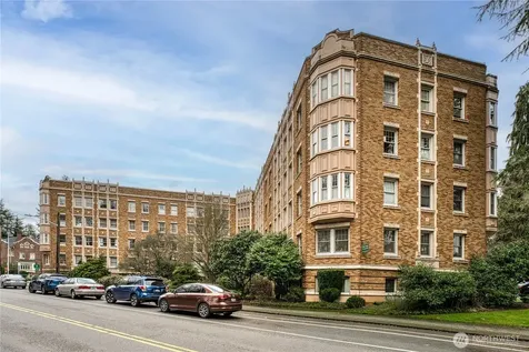 5810 Cowen Place NE Seattle WA 98105