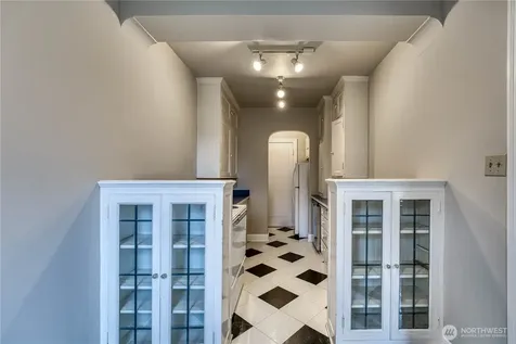 5810 Cowen Place NE Seattle WA 98105