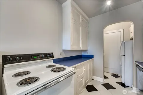 5810 Cowen Place NE Seattle WA 98105
