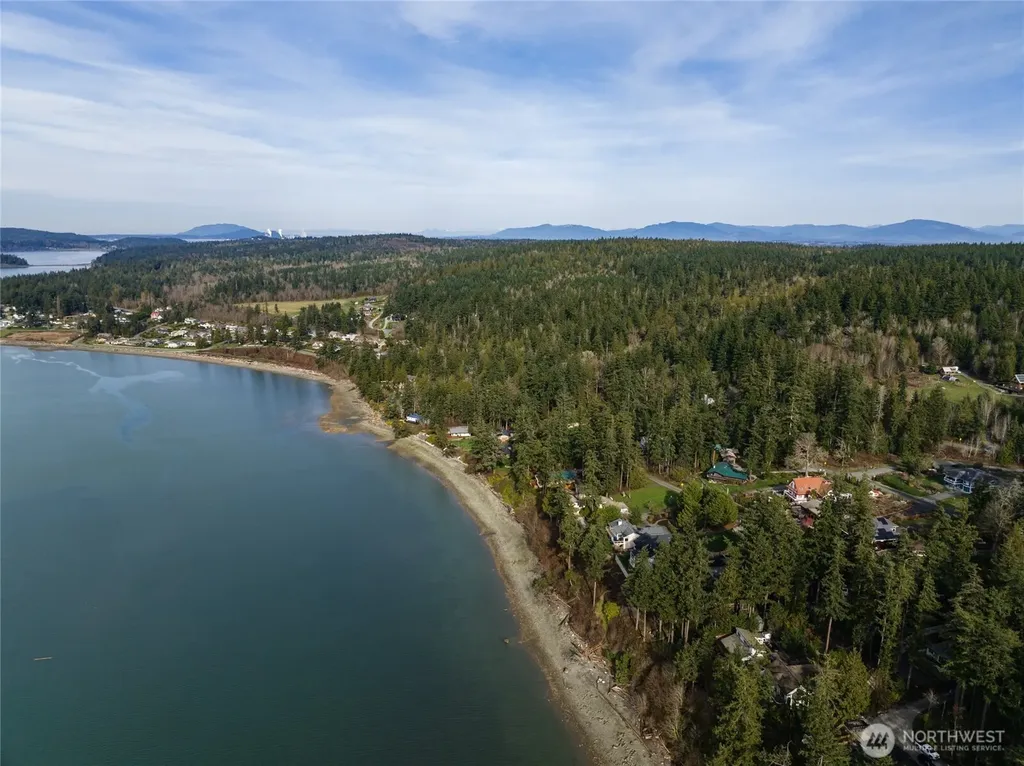 17368 Maple Lane La Conner WA 98257