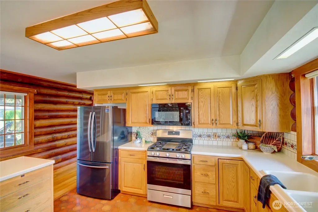 17368 Maple Lane La Conner WA 98257