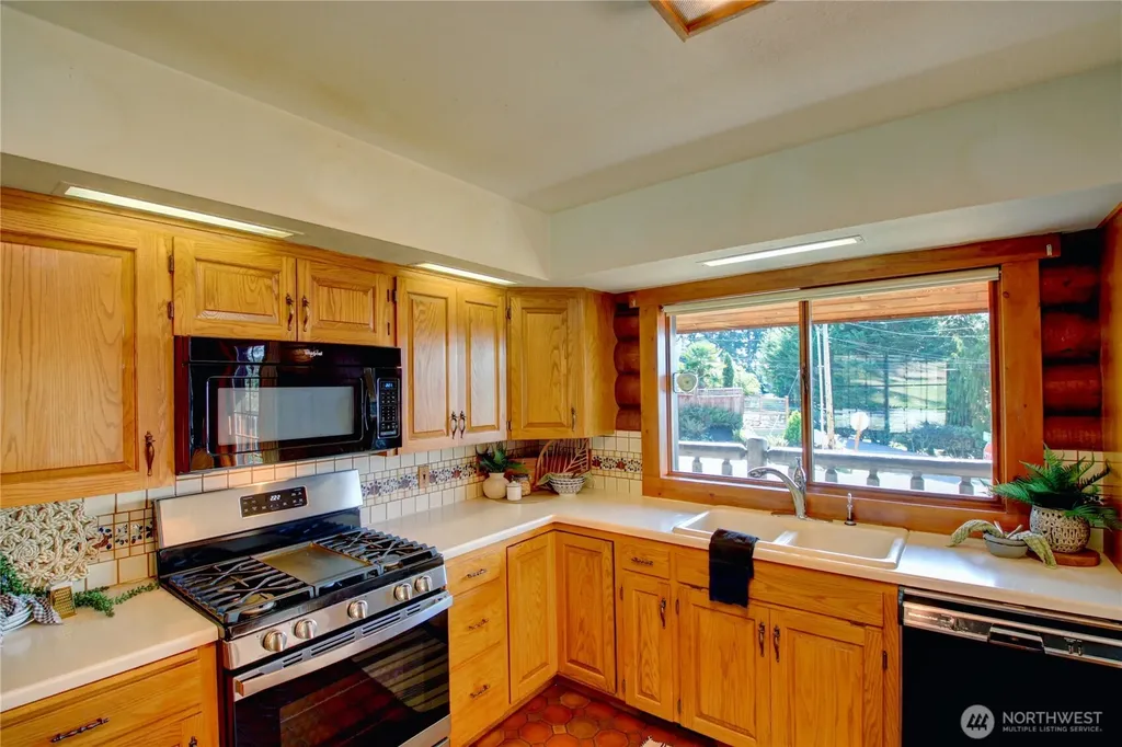 17368 Maple Lane La Conner WA 98257