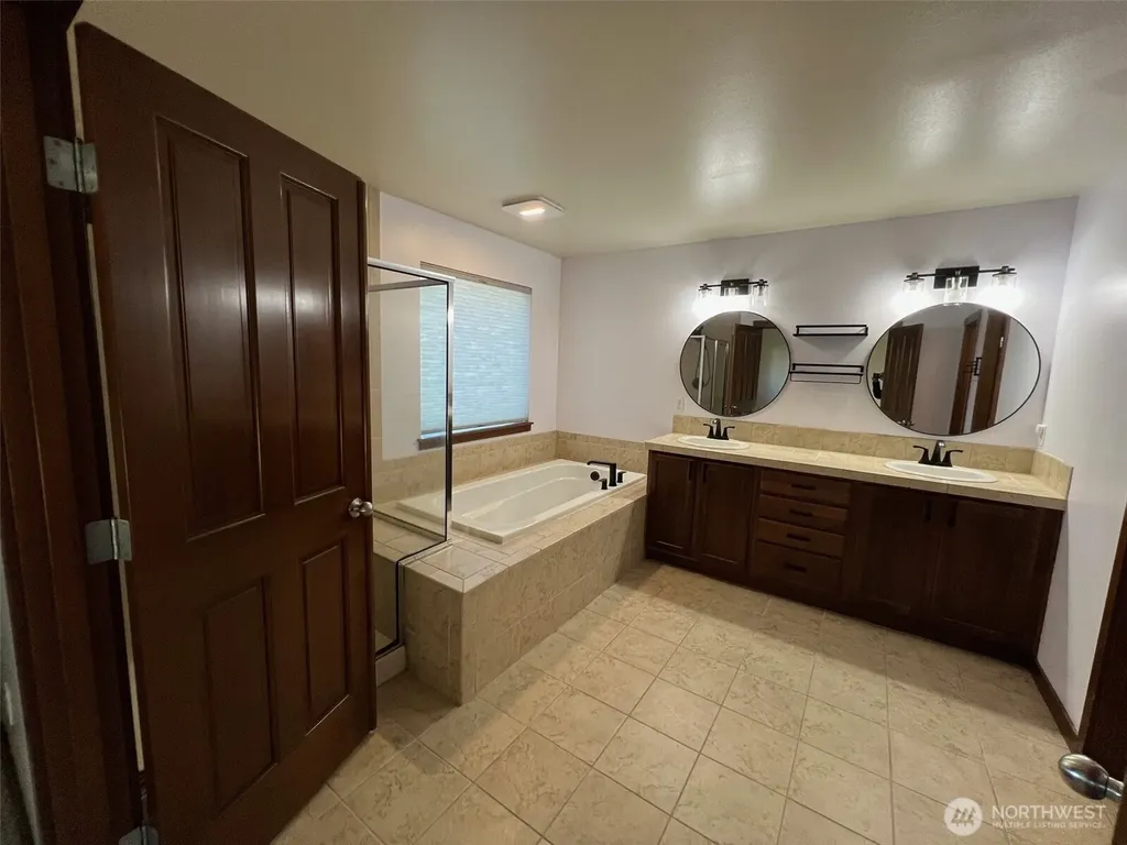 8715 185th Street Ct E Puyallup WA 98375