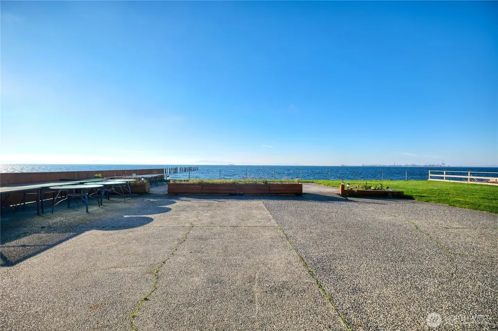 1334 Gulf Road Point Roberts WA 98281