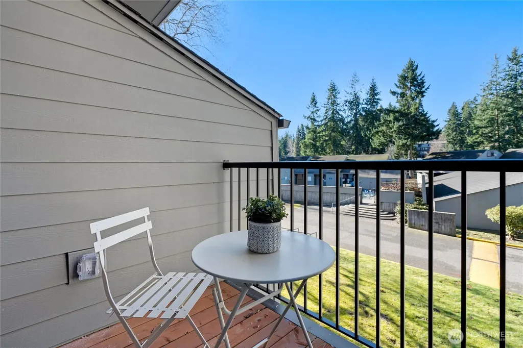 6439 139th Avenue NE Redmond WA 98052