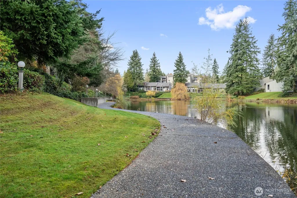 6439 139th Avenue NE Redmond WA 98052