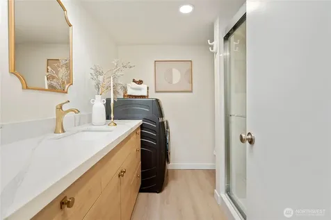 6439 139th Avenue NE Redmond WA 98052