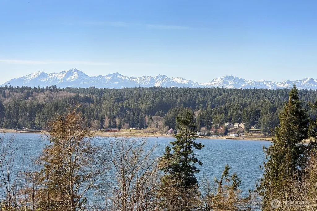 31 E Cove View Drive Belfair WA 98528