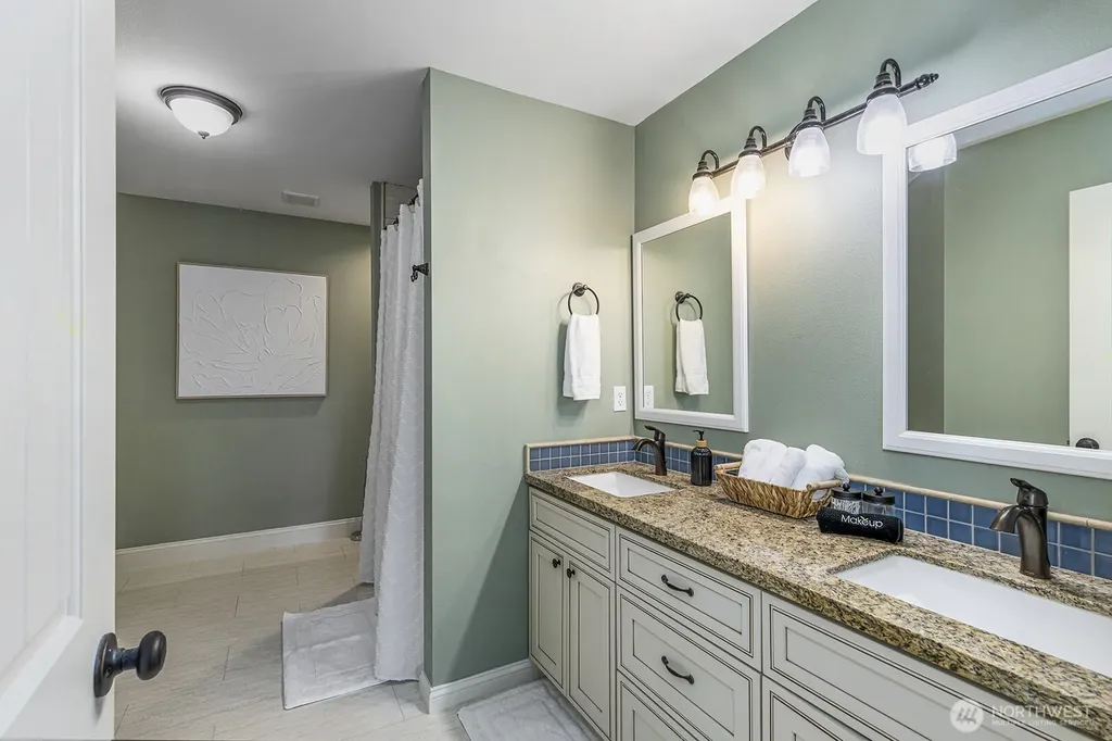 31 E Cove View Drive Belfair WA 98528