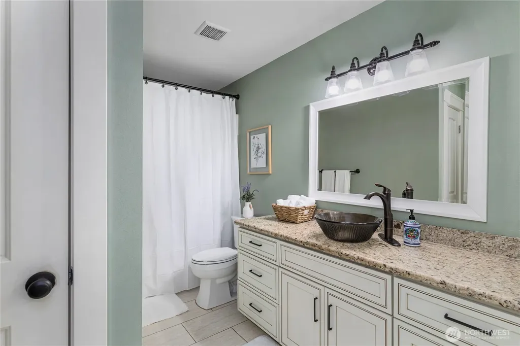 31 E Cove View Drive Belfair WA 98528