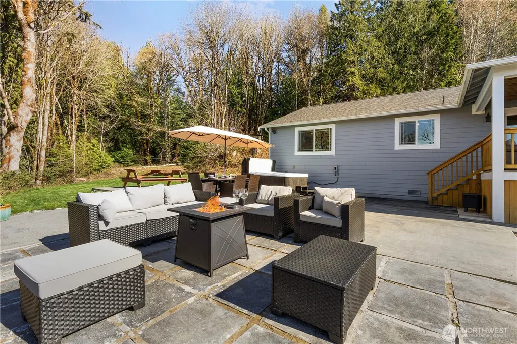 31 E Cove View Drive Belfair WA 98528