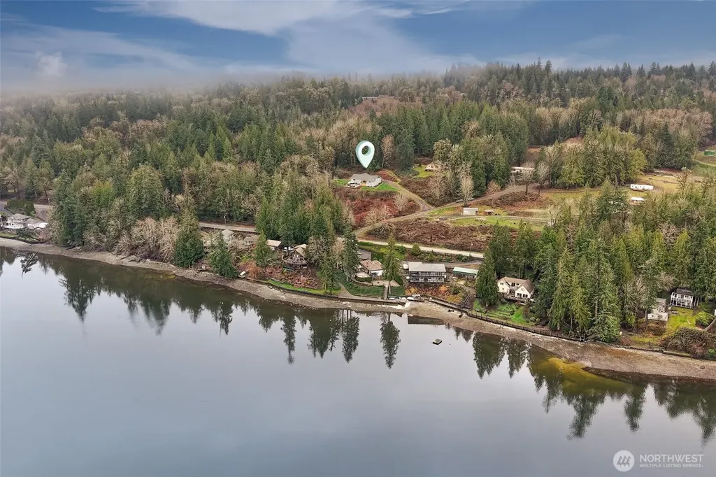 31 E Cove View Drive Belfair WA 98528