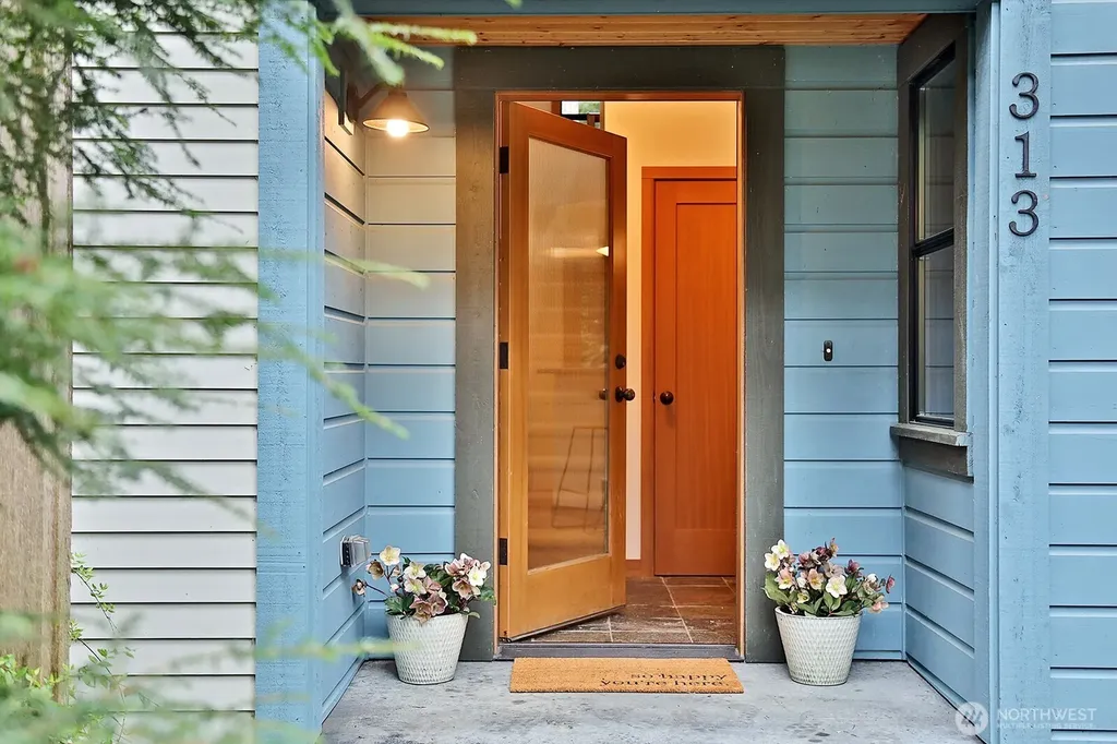 313 Edgecliff Drive Langley WA 98260