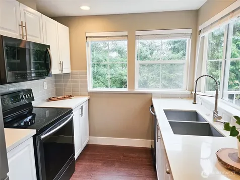 2272 Newport Way NW Issaquah WA 98027