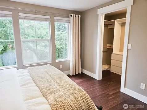 2272 Newport Way NW Issaquah WA 98027