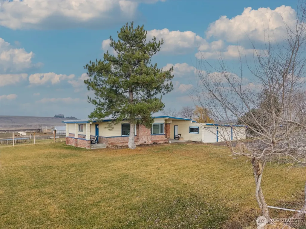 3416 Road 20 NE Soap Lake WA 98851