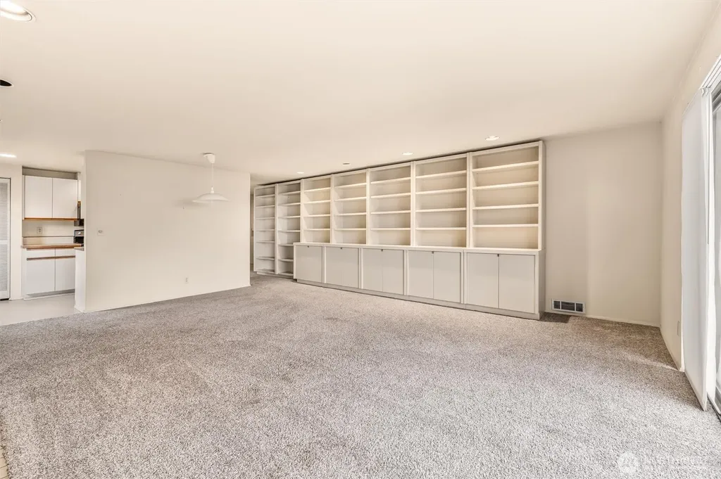 505 W Roy Street Seattle WA 98119