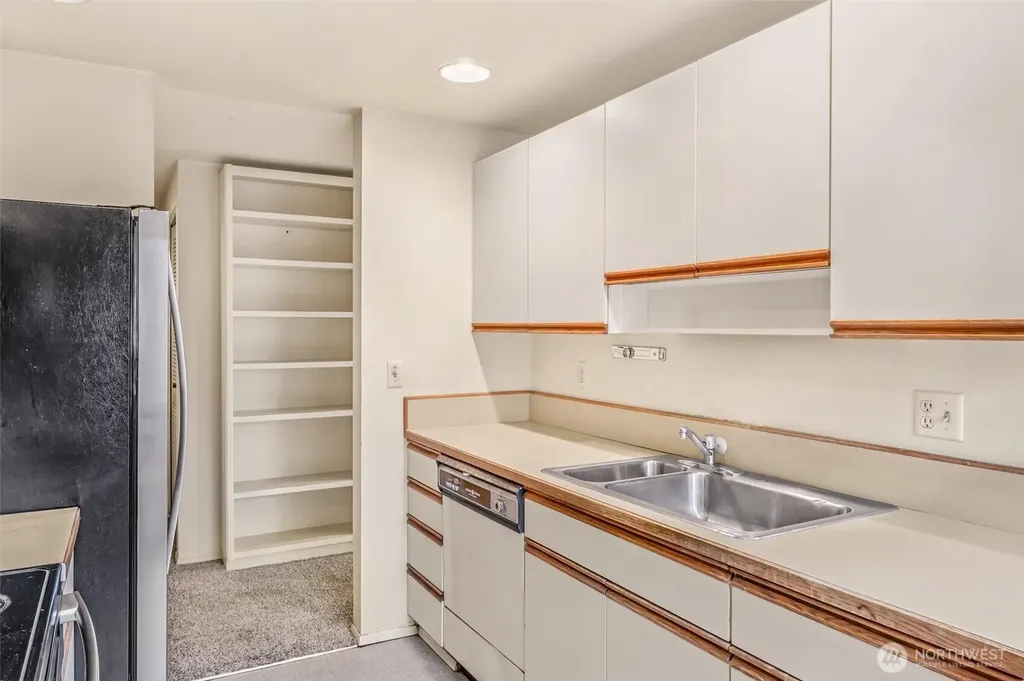 505 W Roy Street Seattle WA 98119