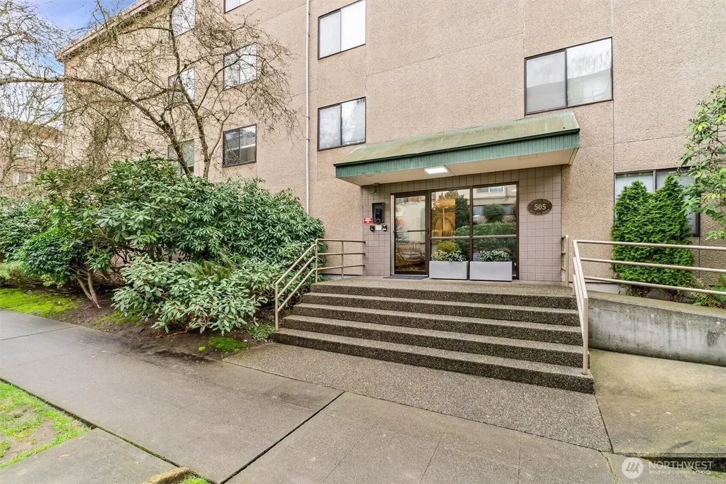 505 W Roy Street Seattle WA 98119