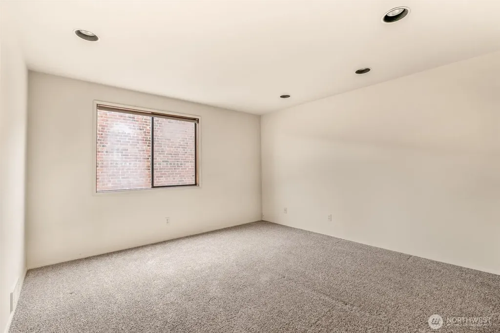 505 W Roy Street Seattle WA 98119