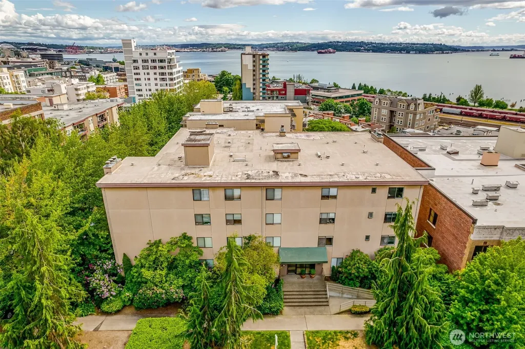 505 W Roy Street Seattle WA 98119