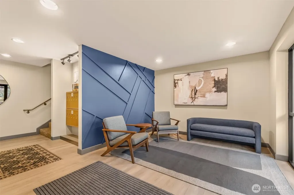 505 W Roy Street Seattle WA 98119