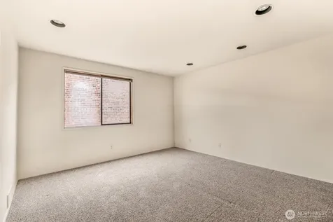 505 W Roy Street Seattle WA 98119