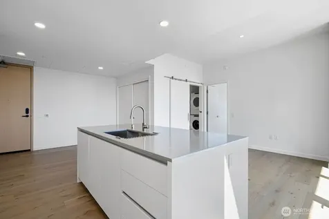10232 NE 10th Street Bellevue WA 98004