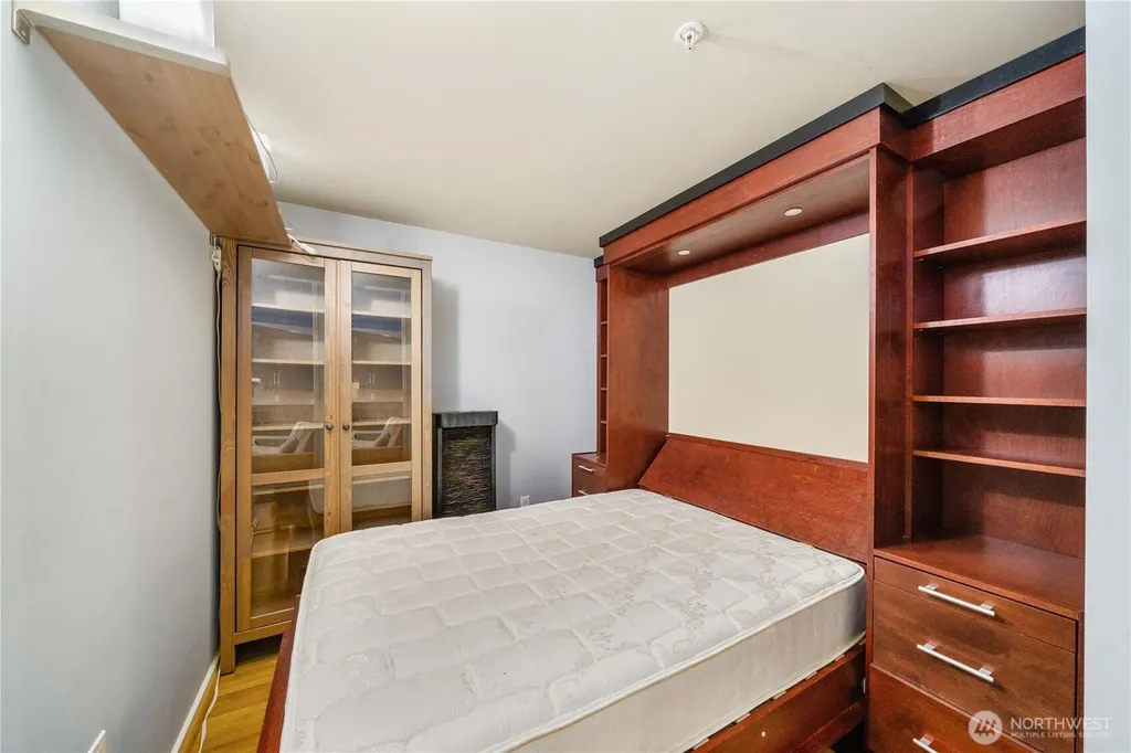81 Clay Street Seattle WA 98121