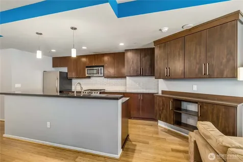 81 Clay Street Seattle WA 98121