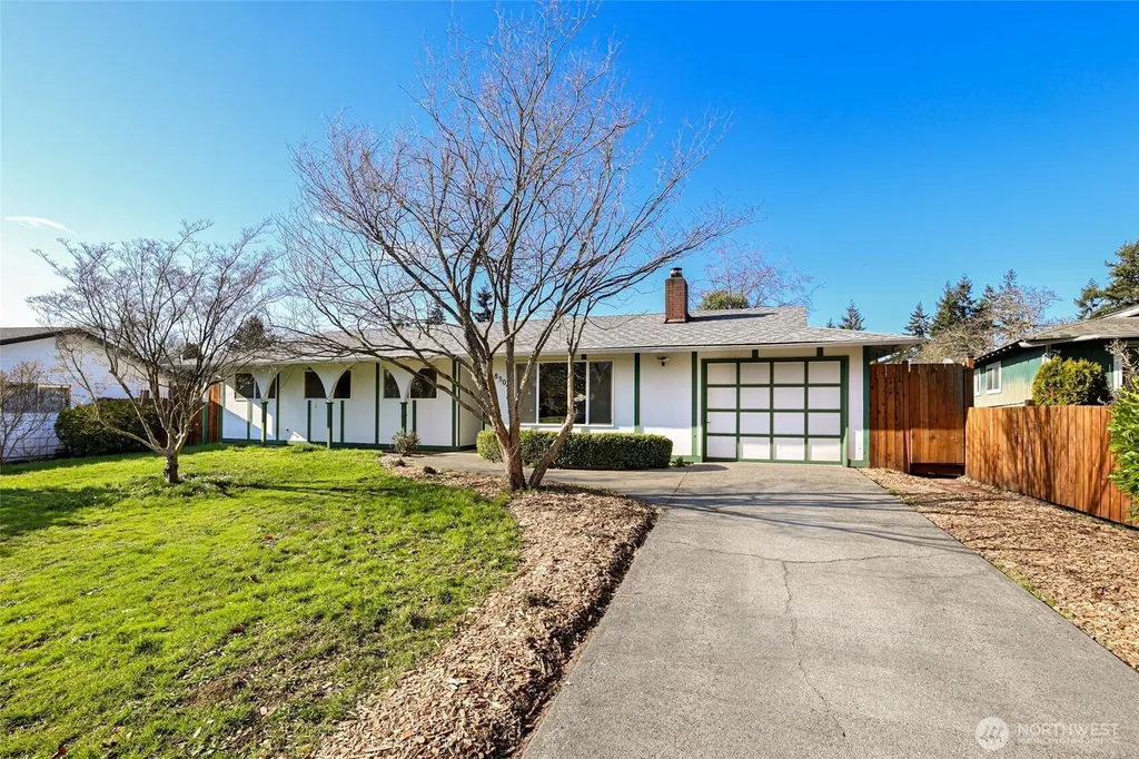 8504 Quinault Drive NE Olympia WA 98516