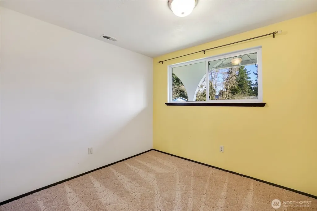 8504 Quinault Drive NE Olympia WA 98516