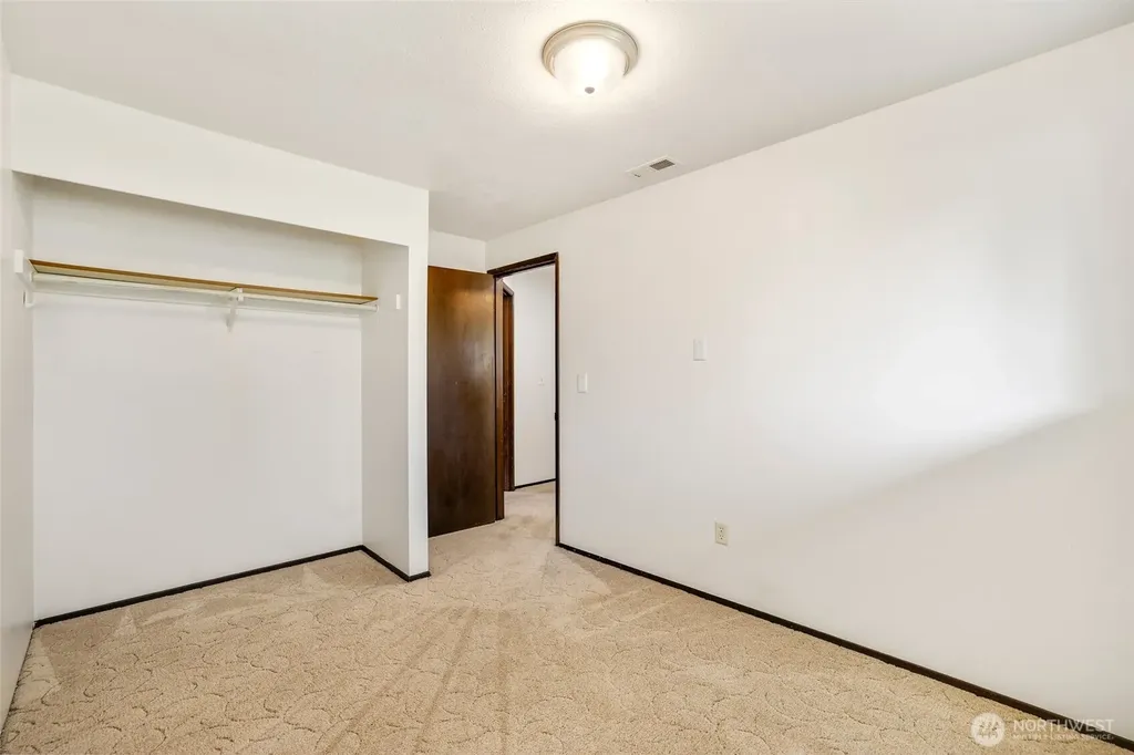 8504 Quinault Drive NE Olympia WA 98516