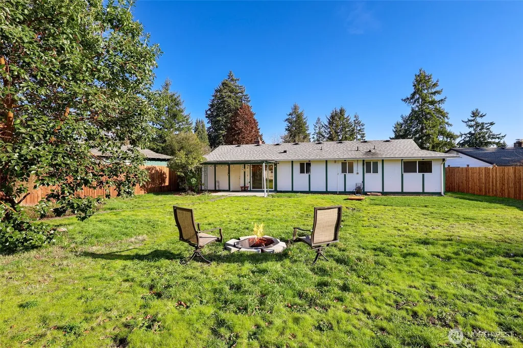 8504 Quinault Drive NE Olympia WA 98516