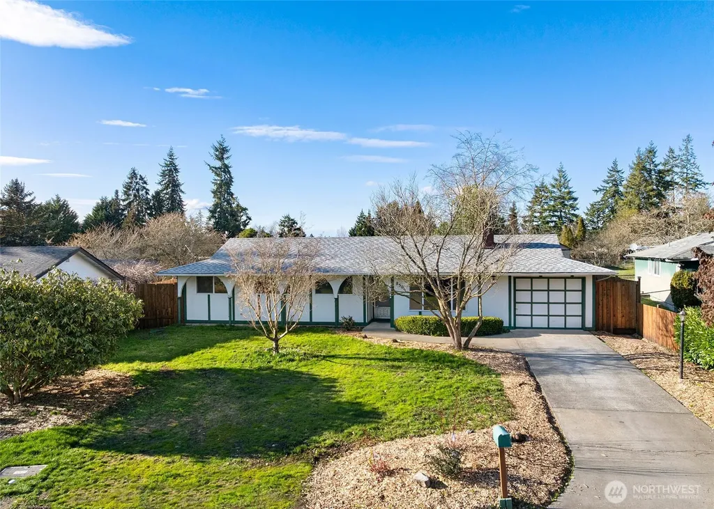 8504 Quinault Drive NE Olympia WA 98516