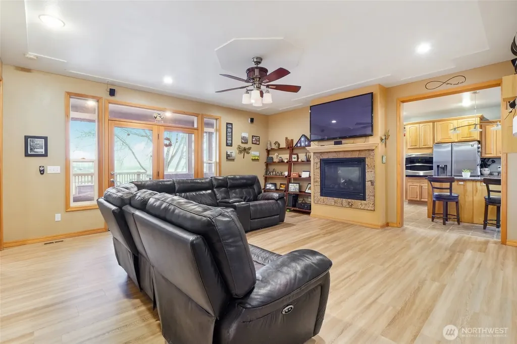 4997 NE Road 7.5 Moses Lake WA 98837