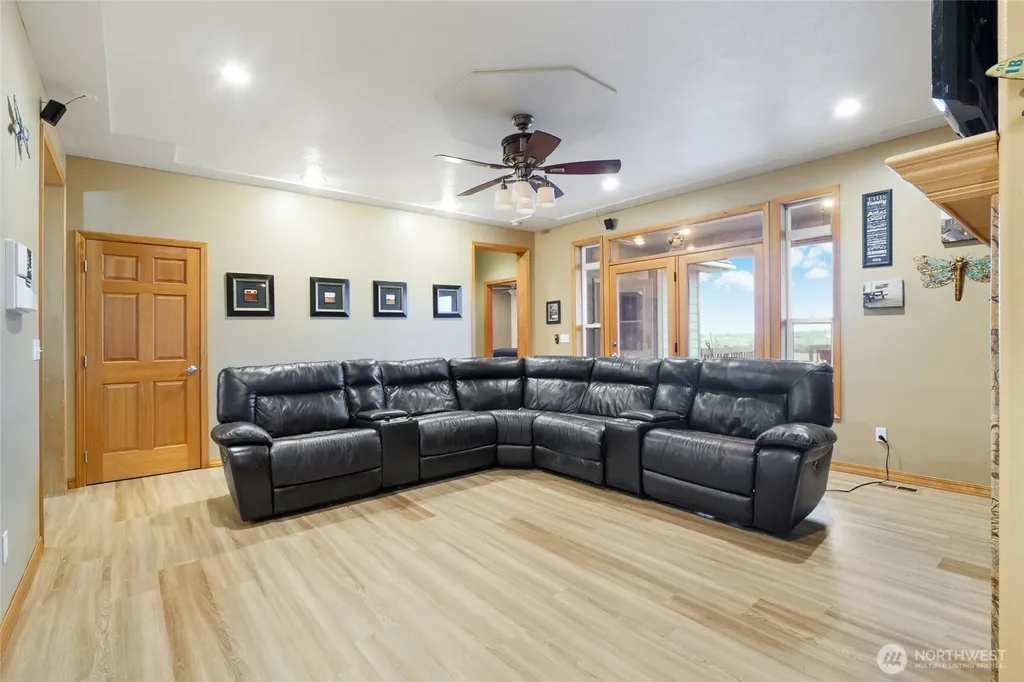 4997 NE Road 7.5 Moses Lake WA 98837