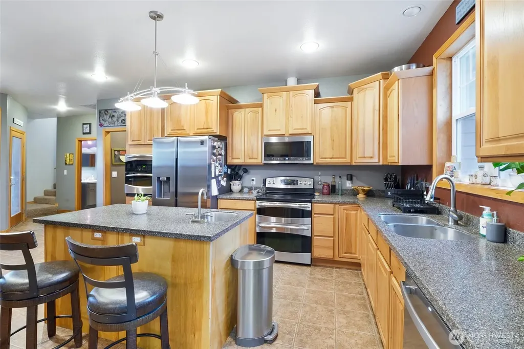 4997 NE Road 7.5 Moses Lake WA 98837