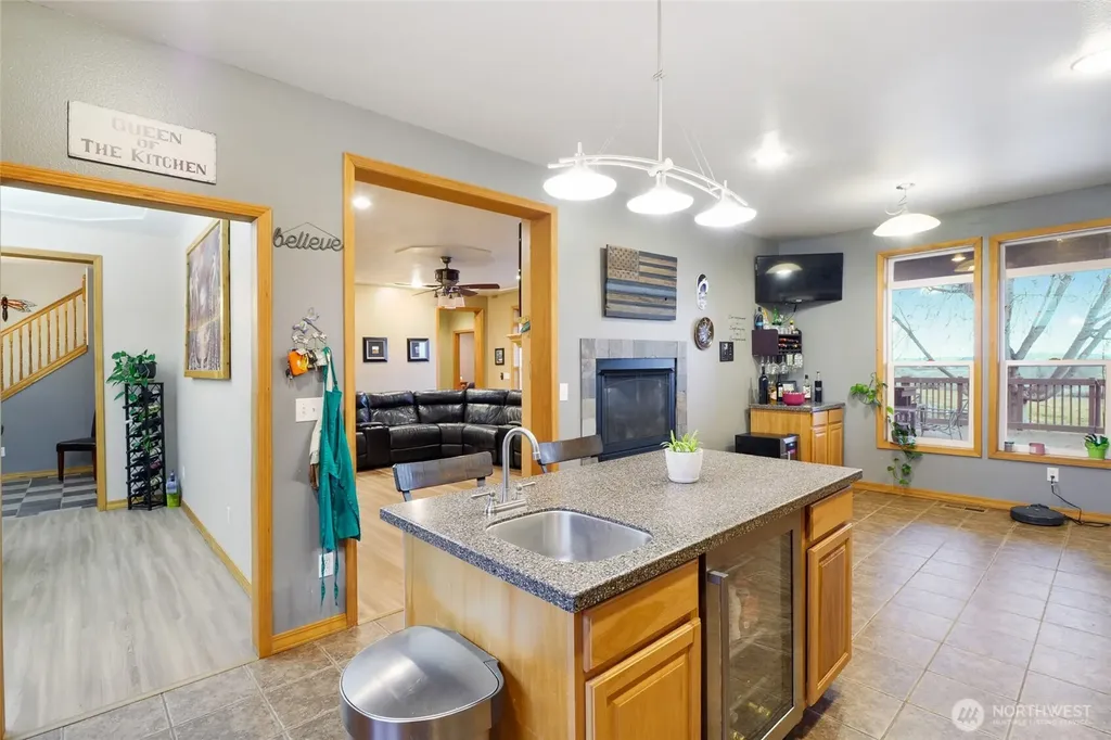 4997 NE Road 7.5 Moses Lake WA 98837