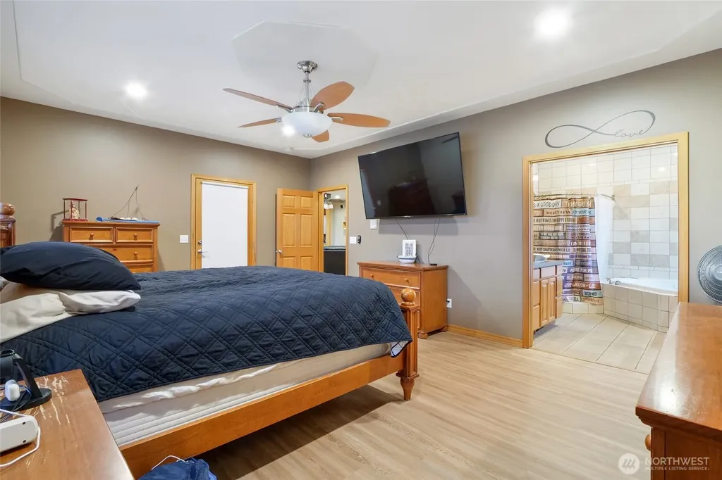 4997 NE Road 7.5 Moses Lake WA 98837