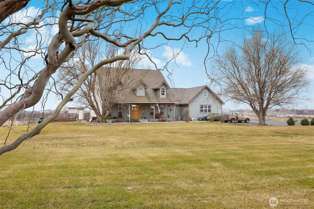 4997 NE Road 7.5 Moses Lake WA 98837