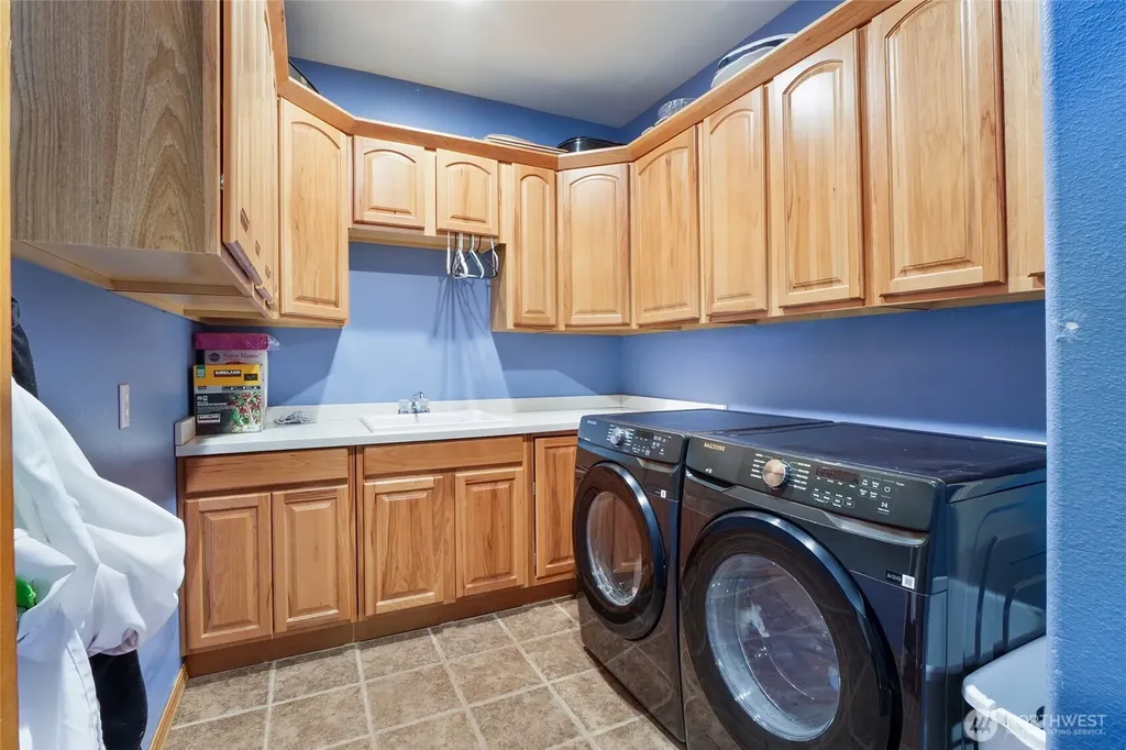 4997 NE Road 7.5 Moses Lake WA 98837