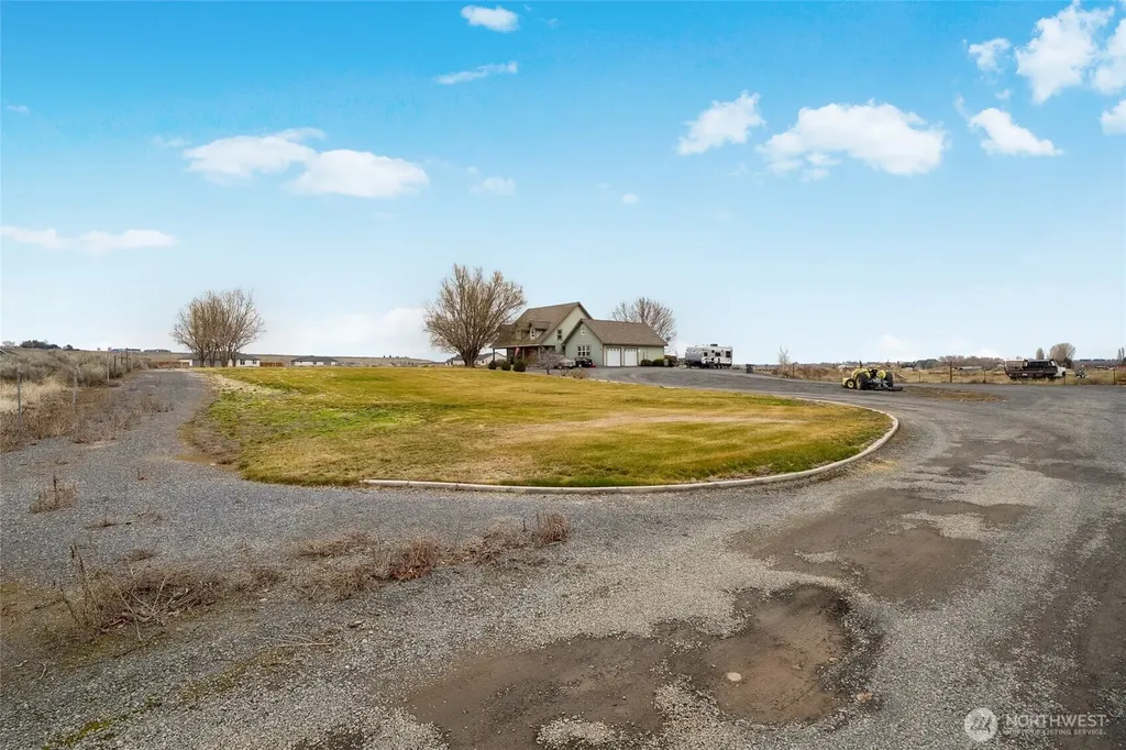4997 NE Road 7.5 Moses Lake WA 98837