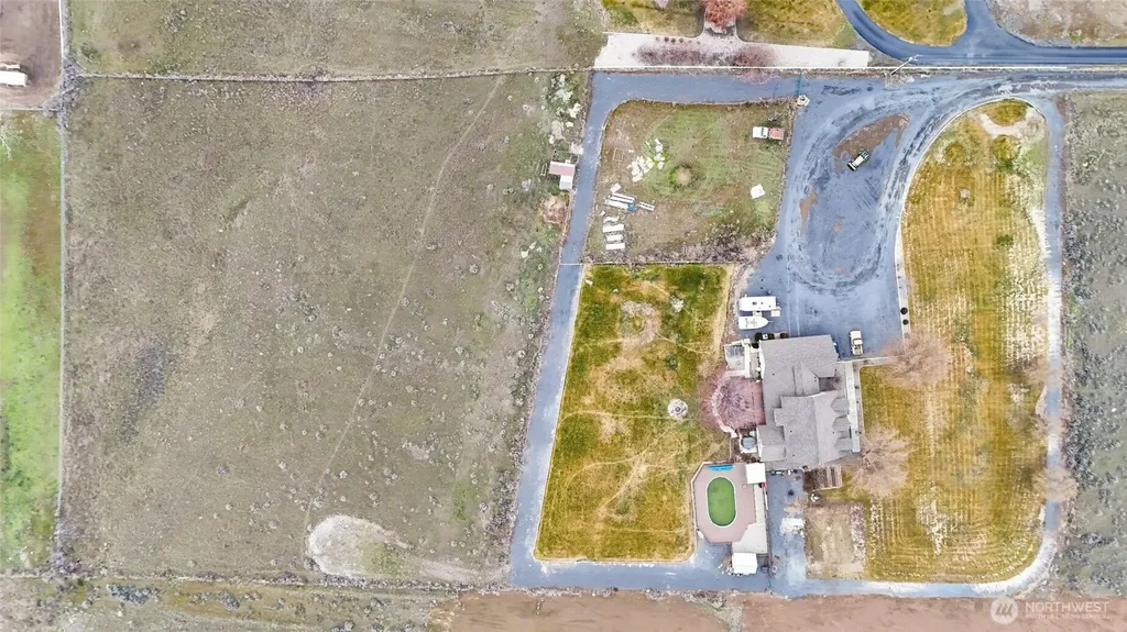 4997 NE Road 7.5 Moses Lake WA 98837